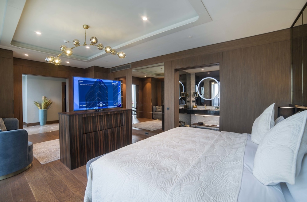 هنل رادیسون بلو وادی