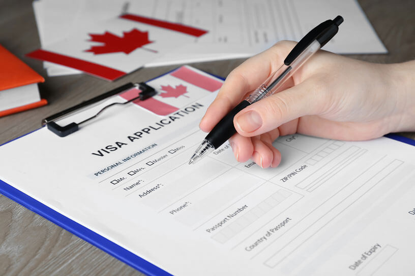 هزینه ویزای توریستی کانادا - کاماپرس