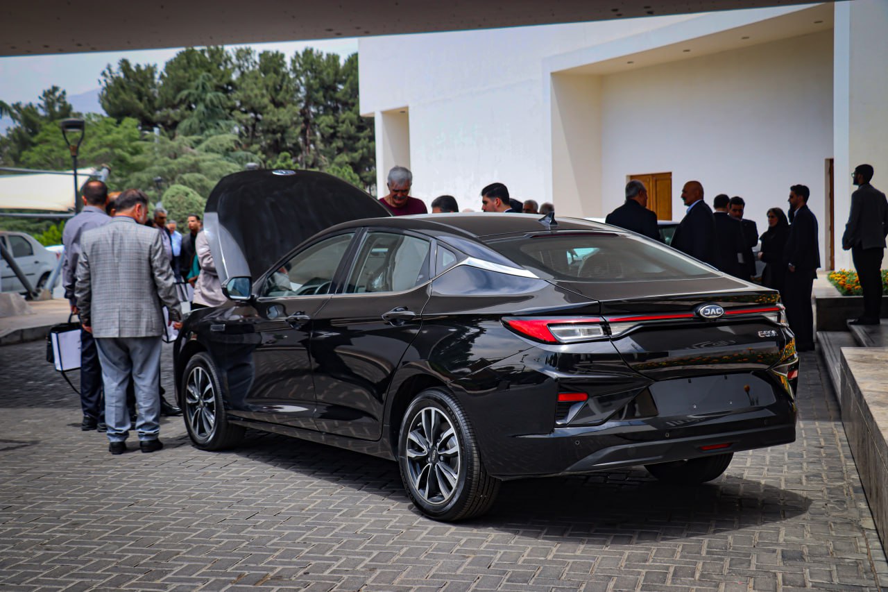 سمینار آموزشی «آشنایی با عملکرد خودروهای برقی» کرمان موتور 3 - کاماپرس