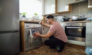 5 نکته طلایی درباره شست و شوی کت و شلوار در منزل