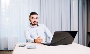 5 لپ تاپ پرفروش با رم 8 گیگابایتی + قیمت
