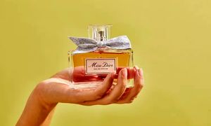 پرفروش ترین عطر زنانه دیور در تمام زمان ها