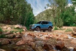 هرآنچه باید درباره 3 تیپ تویوتا لندکروزر هیبرید2024 بدانید