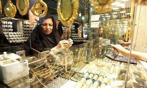 آیا قیمت طلا هم مثل نفت سقوط می‌کند؟