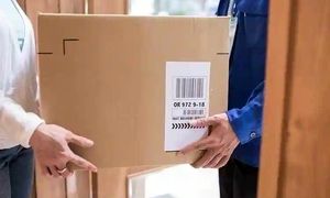 تفاوت پست پیشتاز و پست سفارشی چیست؟