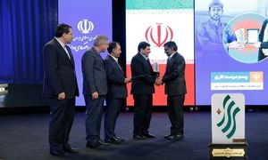 ایرانسل نشان «پیشتاز اقتصاد ایران» را از معاون اول دریافت کرد