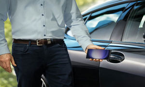 باز کردن در BMW با گوشی سامسونگ