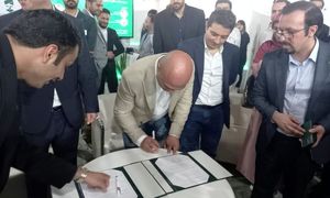 امضای تفاهمنامه همکاری کارگزاری فارابی با دیجی‌پی در نمایشگاه فاینکس