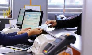 فروش سهام عدالت و سردرگمی عجیب بانک‌ها