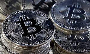 قیمت روز بیت کوین 4 مهر 1402/ رمزارز مشهور در کانال 26 هزار دلاری گیر افتاده است!