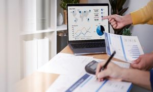 گسترش کسب و کار با نرم افزار CRM دانا