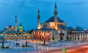 رونمایی از لباس مولانا در قونیه + تصاویر