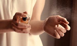5 عطر گرم زنانه زیر 3 میلیون برای مهمانی های شبانه