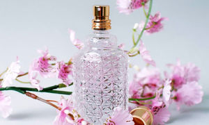 پرفروش ترین عطر زنانه معتدل برای خانم های شیک پسند