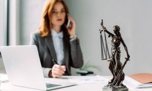 دلایل استقبال از مشاوره حقوقی تلفنی