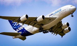تیک آف هواپیمای غول پیکر ایرباس A380 (ویدیو)