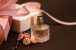 6 عطر و ادکلن معروف اماراتی + قیمت