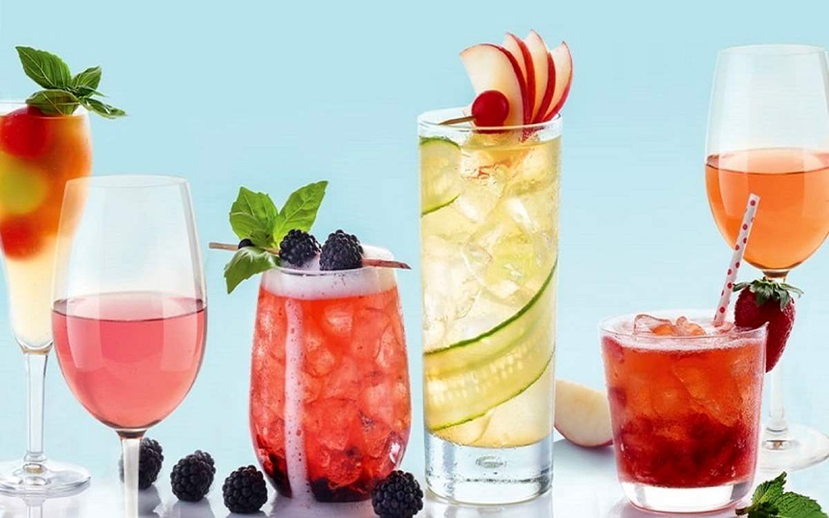 5 نوشیدنی خوشمزه و مفید برای روزهای گرم + طرز تهیه