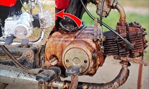 کار خلاقانه یک مرد در تبدیل موتور سیکلت کهنه به نو (ویدیو)