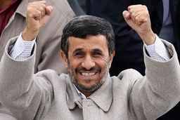 استقبال متفاوت و بامزه احمدی نژاد از اسماعیل هنیه