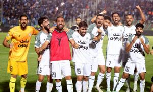 تبلیغات تشک هرمون روی پیراهن ذوب آهن