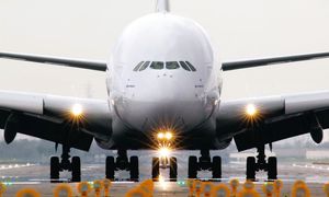 عکسی عجیب از ابعاد دم هواپیمای غول پیکر A380