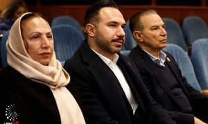 شرکت دانش بنیان ۲۱ بیضا به عنوان برترین تولیدکننده و صادرکننده خوراک آبزیان در کشور انتخاب شد