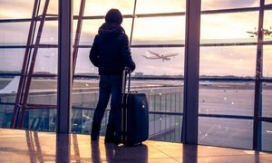 افزایش قیمت دلار ؛ مهمترین عامل کاهش آمار گردشگری و مهاجرت