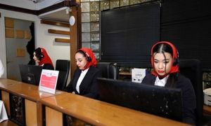 سه کلیک استخدام می‌کند