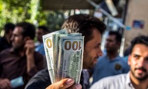 پالس مثبت شروع مذاکرات غیرمستقیم / قیمت دلار و طلا کم شد