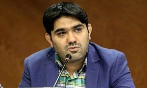 توئیت انتقادی الفت نسب درباره تعطیلی پلتفرم های آنلاین طلا
