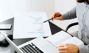 نقش یکپارچه‌ سازی سیستم‌ ها در بهبود عملکرد فروشگاه‌ های اینترنتی
