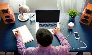 کارلنسر، یک سایت دورکاری اینترنتی برای استخدام فریلنسرهای حرفه‌ای