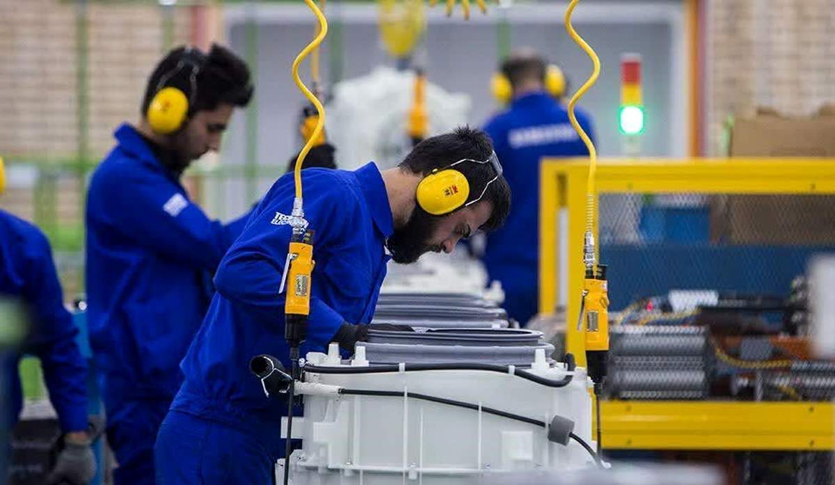 حقوق کارگران و یک چالش جدید؛ کارفرمایان بابت مزد 99 به کارگران بدهکار شدند