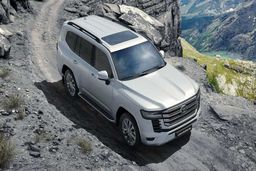 ویدیویی از تویوتا لندکروز جدید که لرزه بر اندام‌تان می‌اندازد