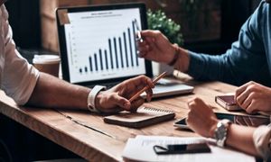 حمایت دکتر کلابز از کسب و کارهای نوپا